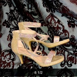 The size varies from 6-9